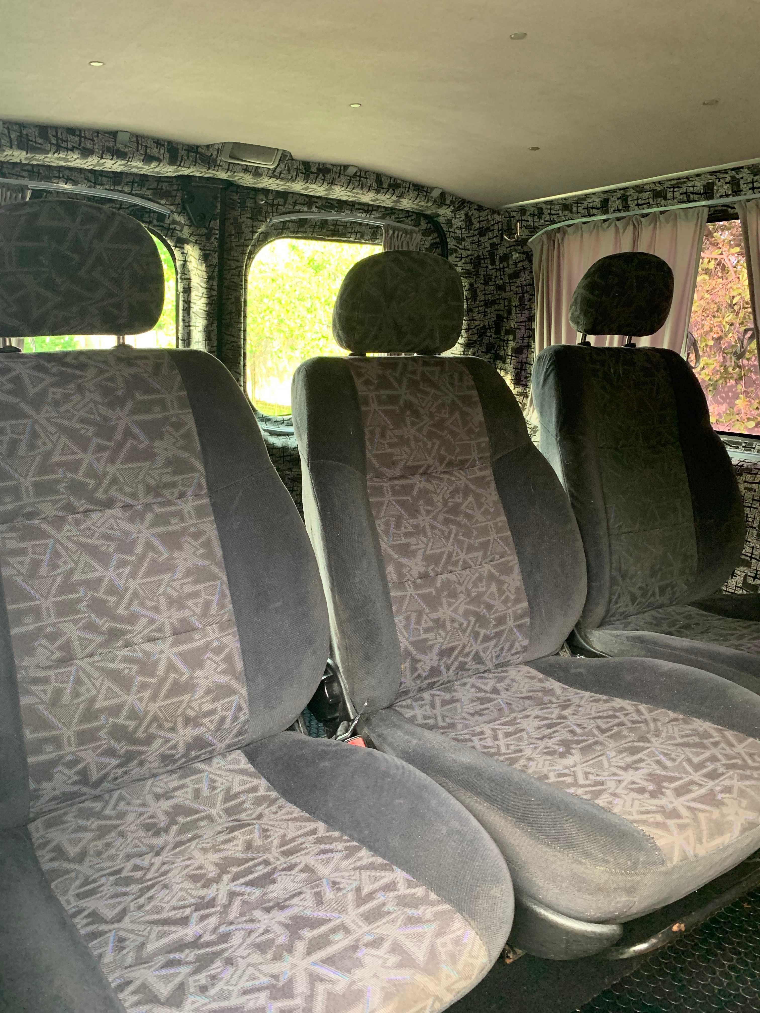 Opel Vivaro 2004 , 1.9., 9 місць. long MAXI , КОНДИЦІОНЕР , Вебасто.