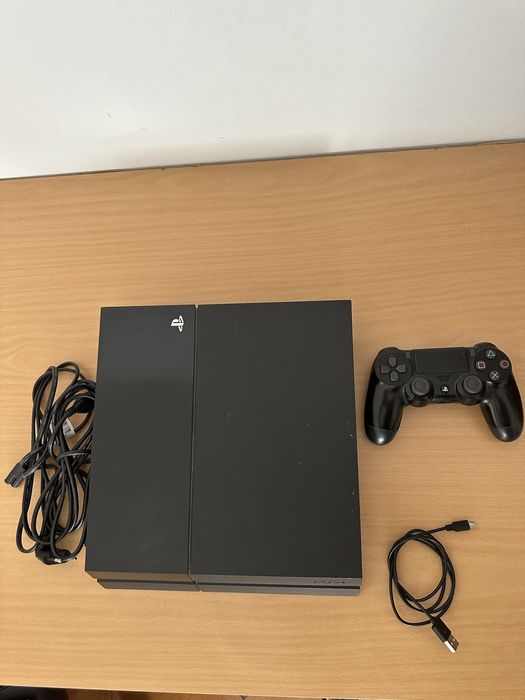Playstation 4 pouco usado