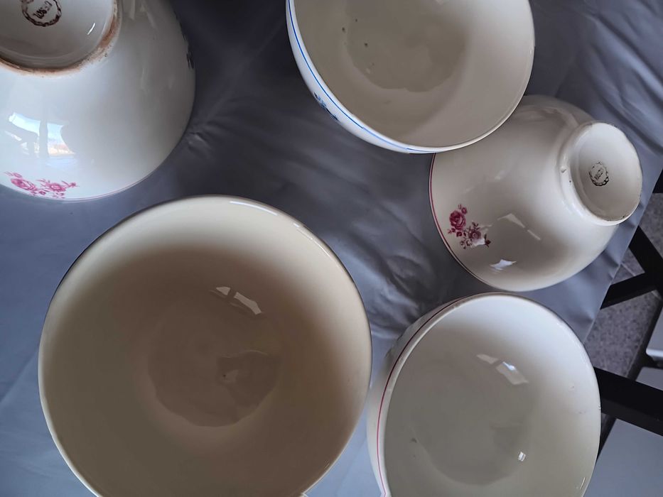 Conjunto de tigelas e pratos antigos, Cesol, Madalena e Capôa