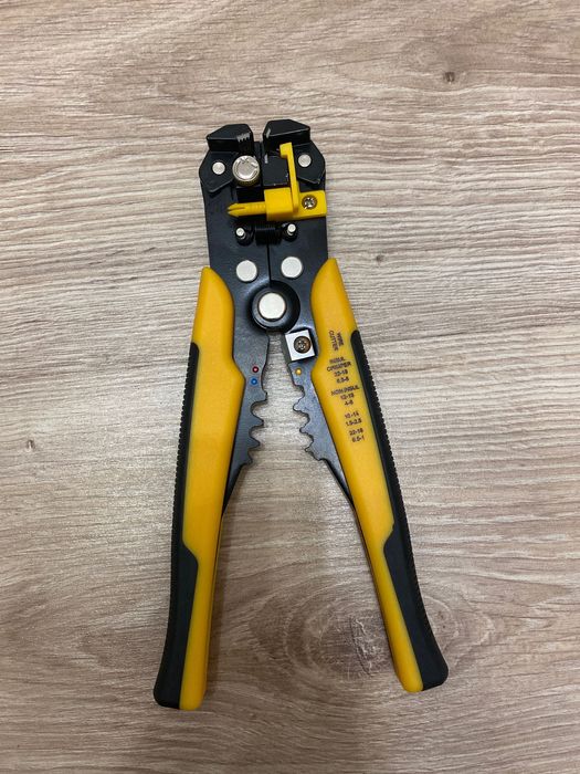 Автоматичний знімач ізоляції