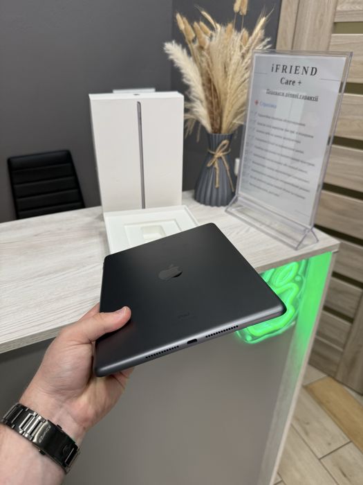 New/Open iPad 9 10.2” 64gb black