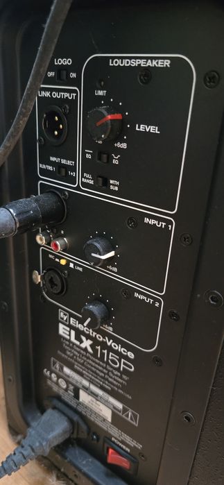 Colunas Eletrovoice Live X 15" amplificadas como novas