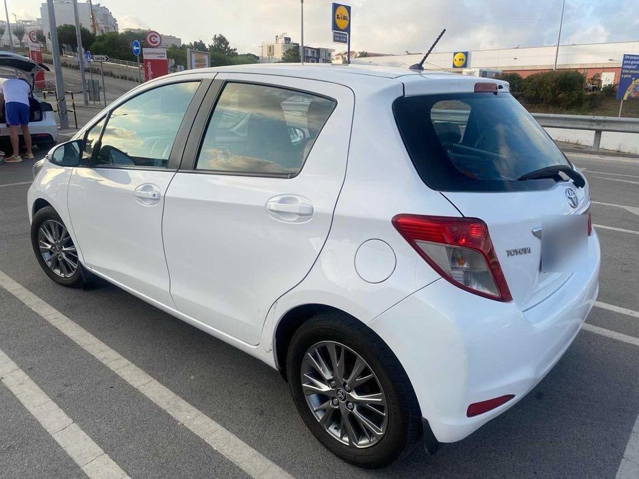 Toyota Yaris 1.4 D-4D 2013 — foto 3