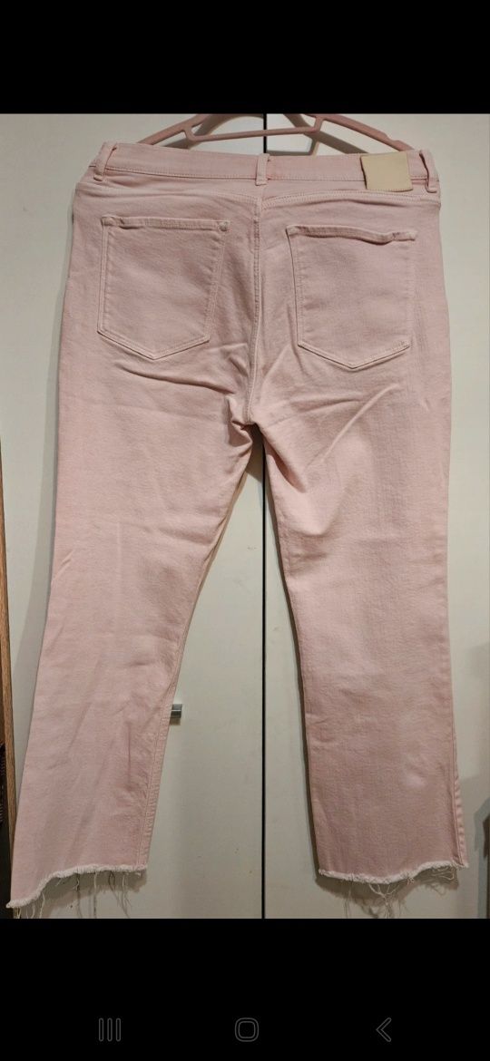Różowe pudrowy róż jeansy Massimo Dutti