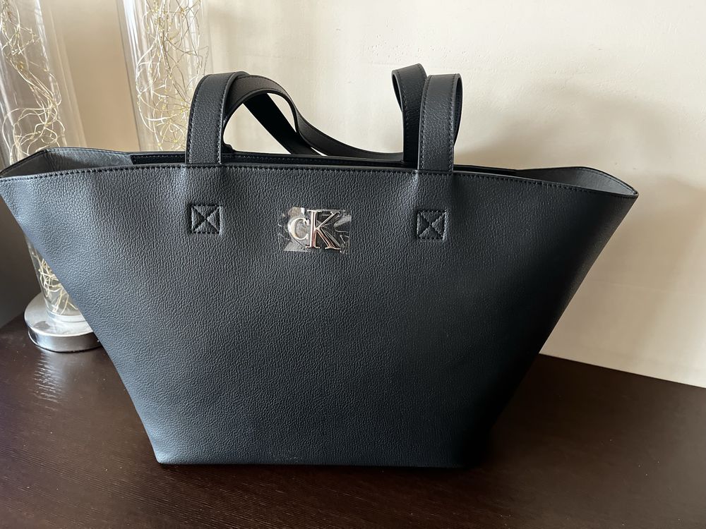 Damska torebka shopperka CK czarna Calvin Klein