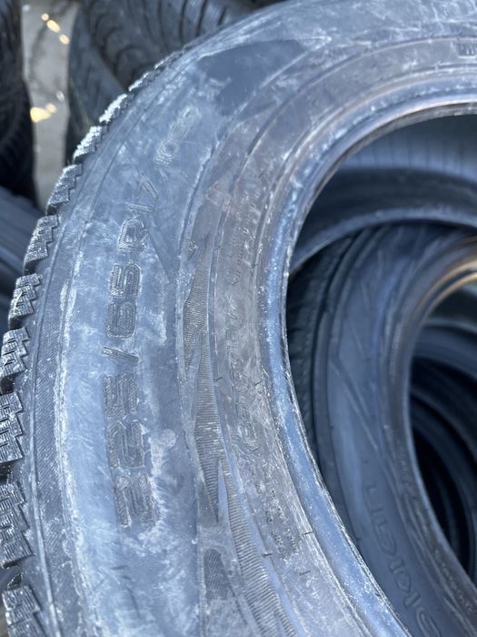 225/65/17 Nokian Hakkapeliitta R2