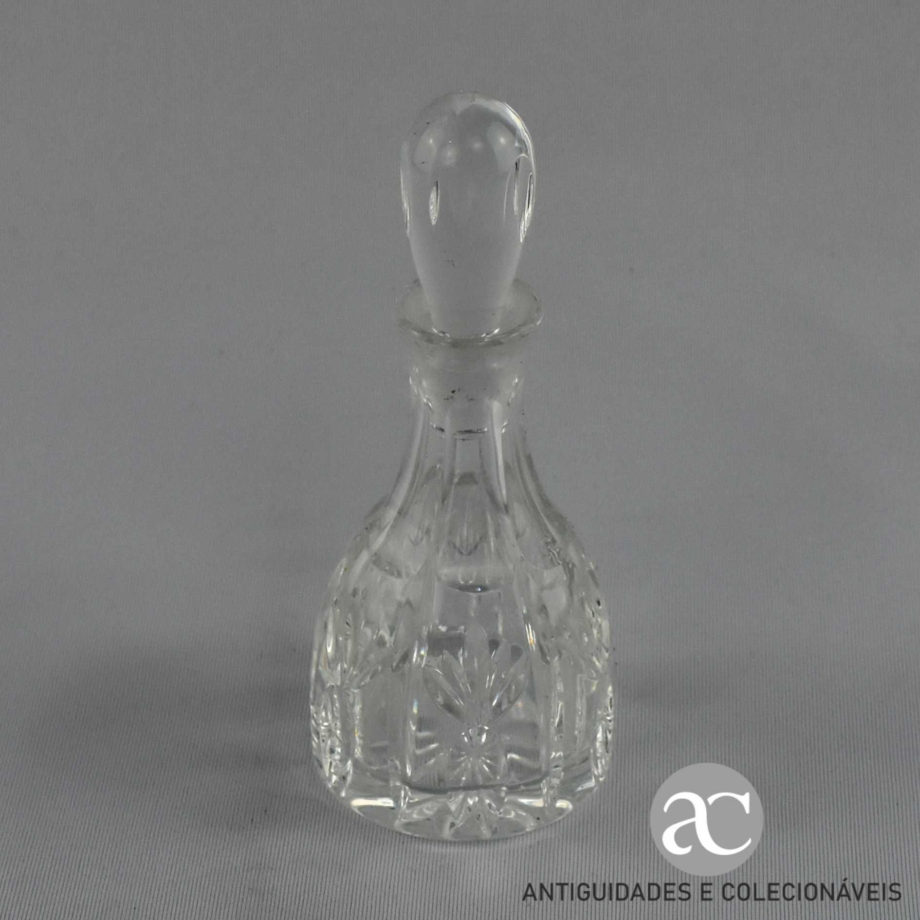 Frasco de perfume em Cristal Atlantis decoração lapidada nº2