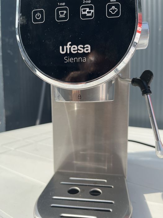 Vendo maquina de cafe ufesa siena automatica como nova