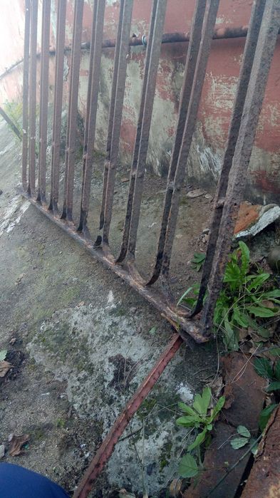 Gradeamentos Antigos em Ferro Maciço de Varanda
