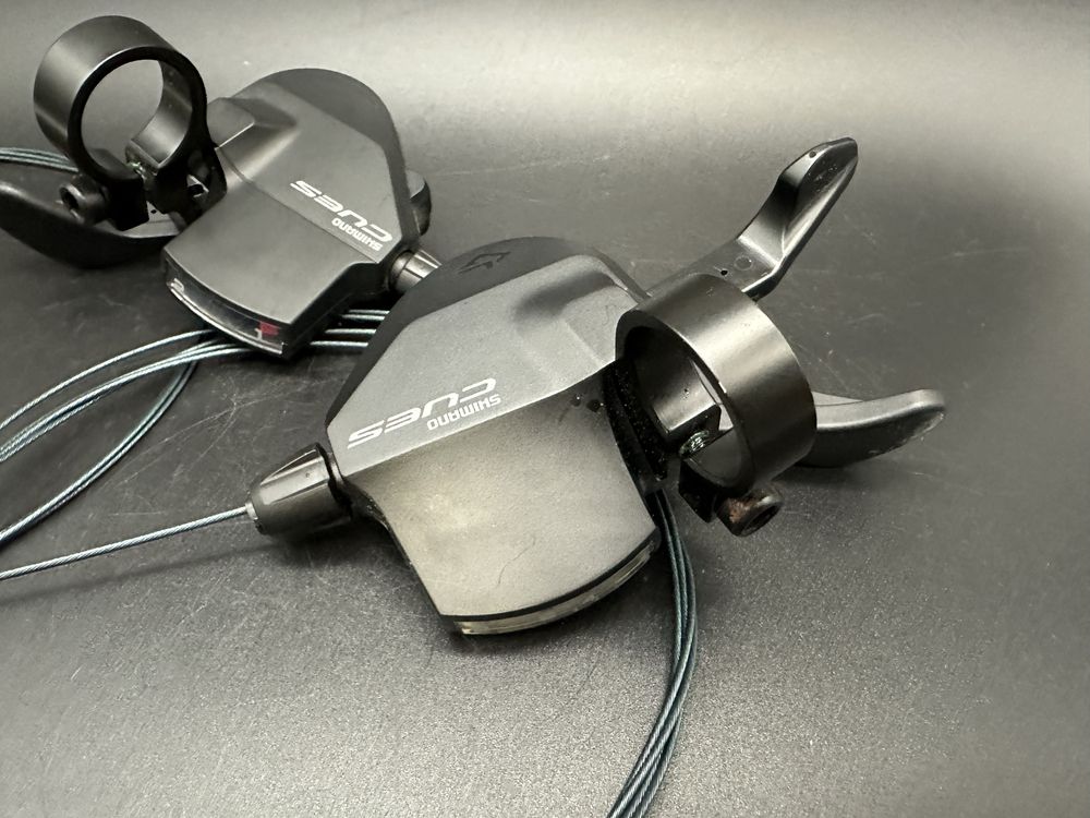 Manetki rowerowe Shimano Cues 9s i 2 s SL-U4000