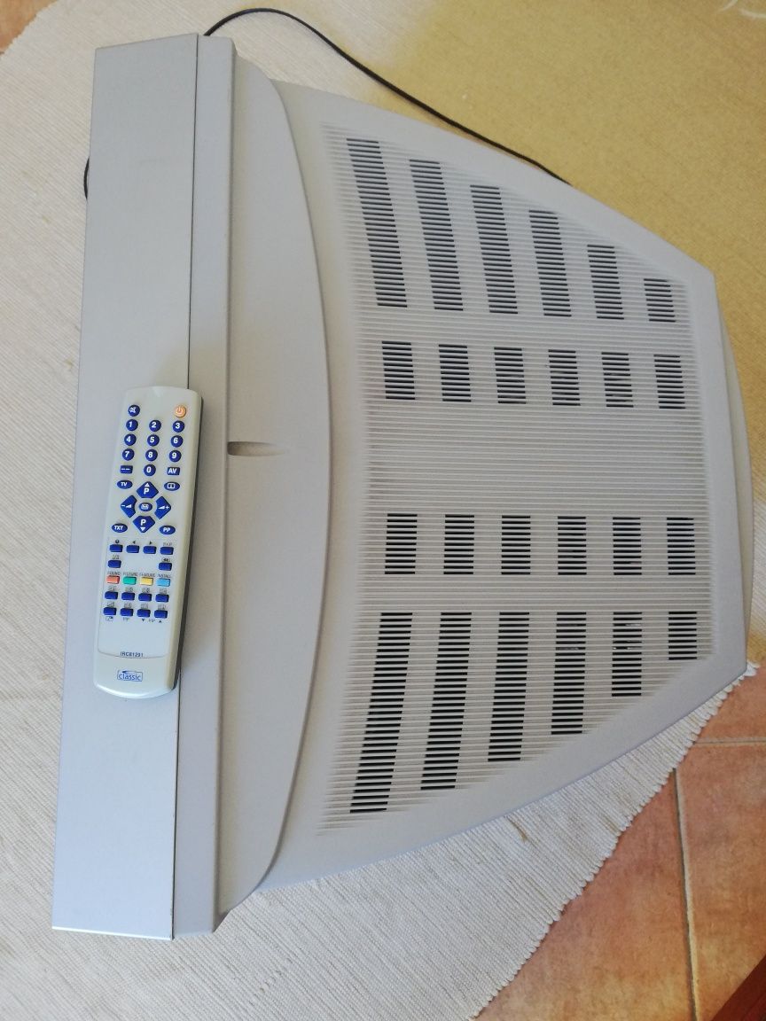 Televisão a funcionar,
