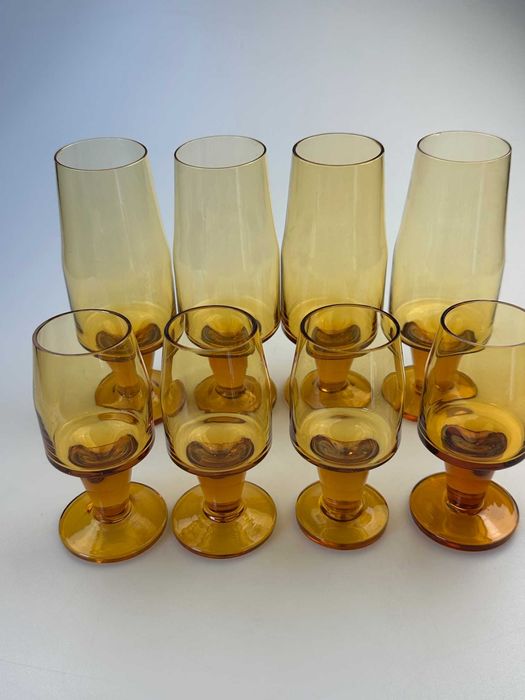 Kieliszki miodowe Sadowski betoniarki szkło kolorowe PRL 8 szt