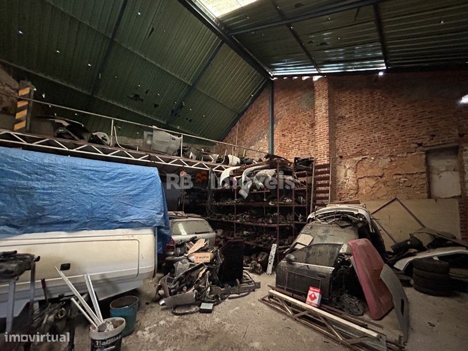 Armazém / Oficina - Carregueira, Tomar