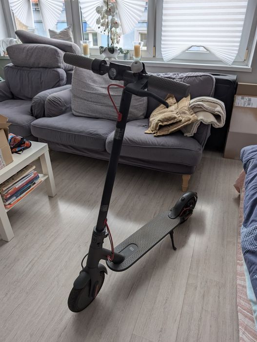Hulajnoga elektryczna Xiaomi M365 bardzo mały przebieg