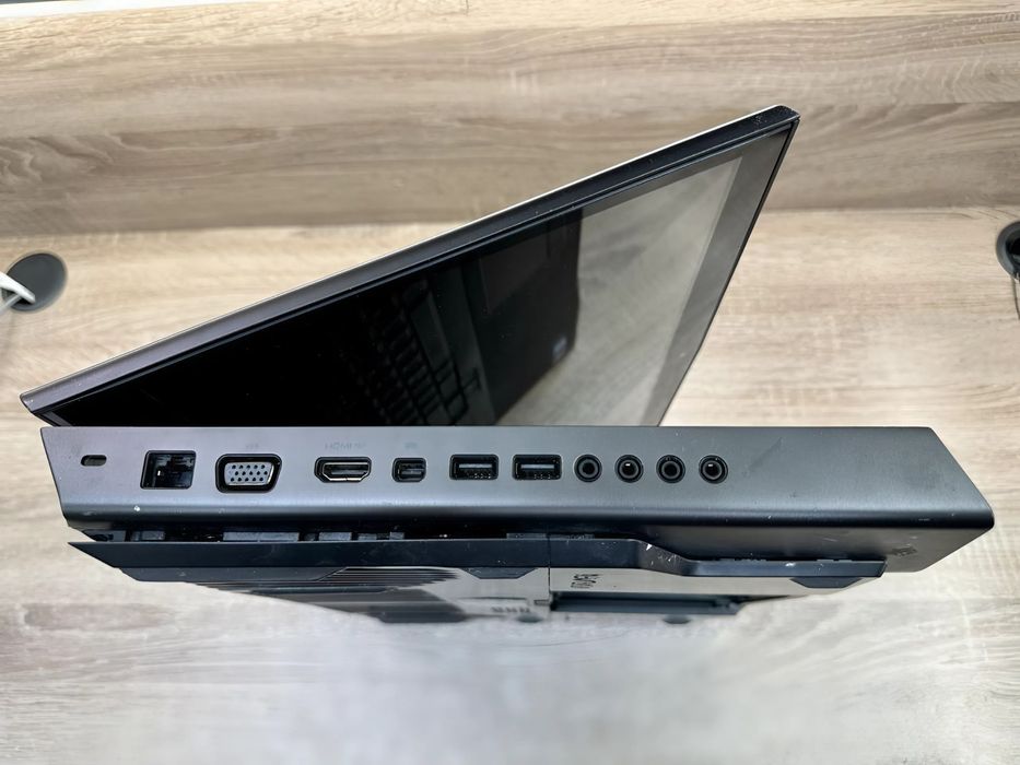 Ігровий ноутбук 18" Dell Alienware m18x R2