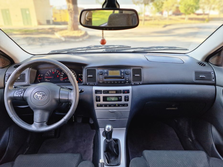 Toyota Corolla 2005 1.4 VVT-i 2005 poucos km!