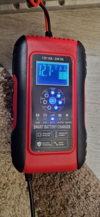 Автоматическое импульсное зарядное устройство новое на авто,мото и др