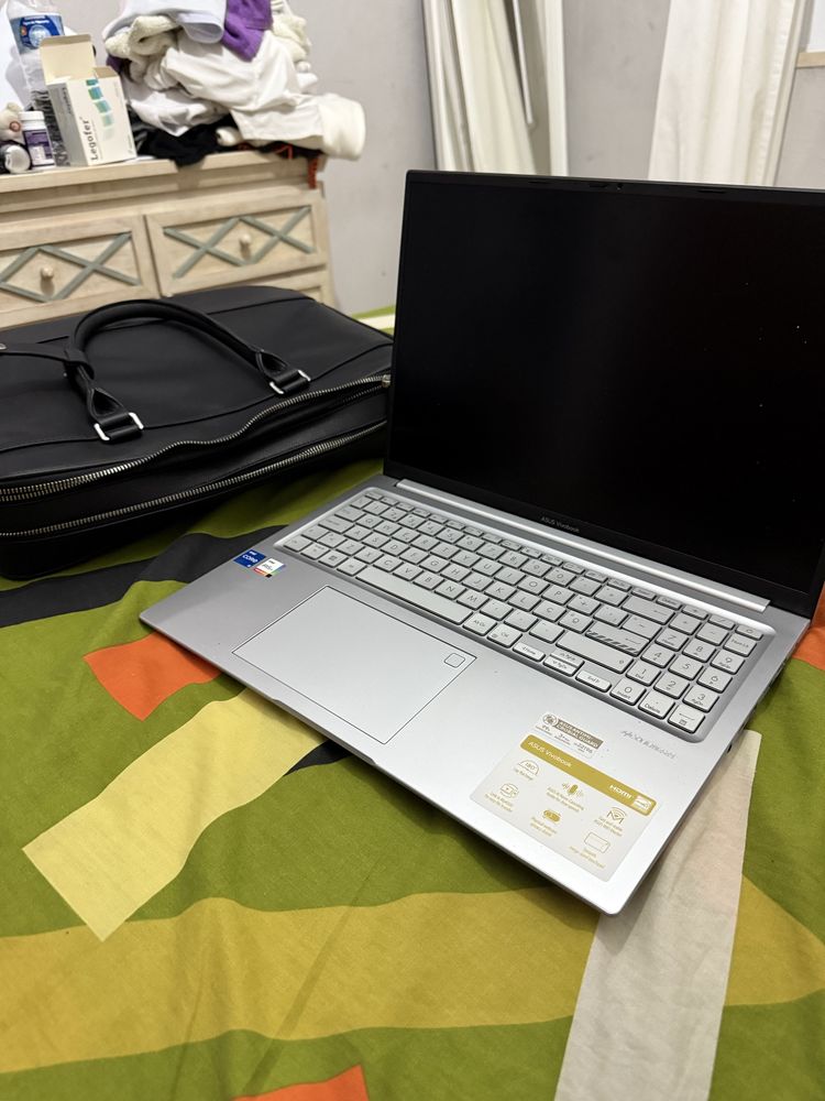 Portatil ASUS VIVOBOOK16 com FATURA