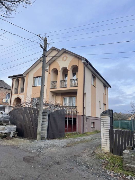 Житловиі будинок