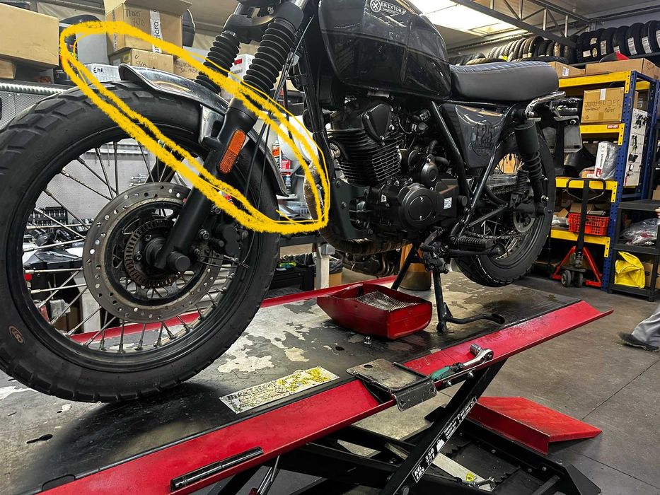 Guarda/pára lamas dianteiro Brixton Cromwell 125