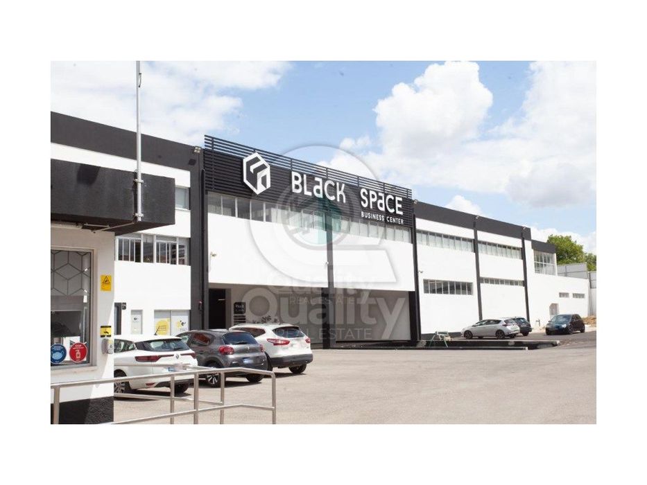 Armazém T0 em Alhos Vedros