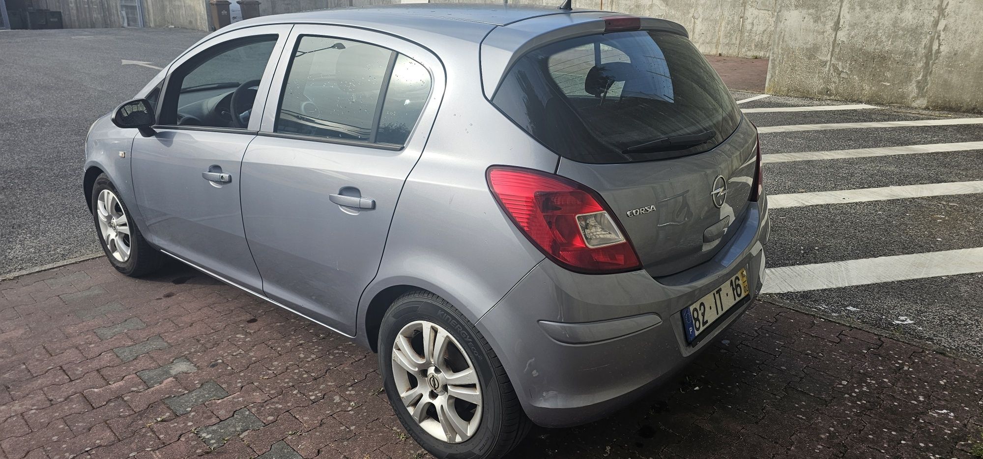 Opel Corsa 1.2 Enjoy (Único Done)