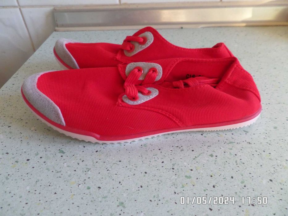 Zestaw letnich butów roz 34/35/36  15 sztuk za 70zł