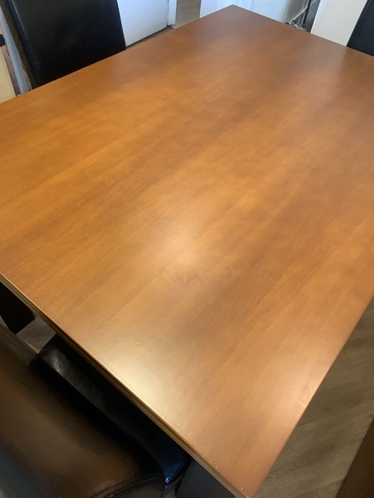 Mesa de sala e aparador