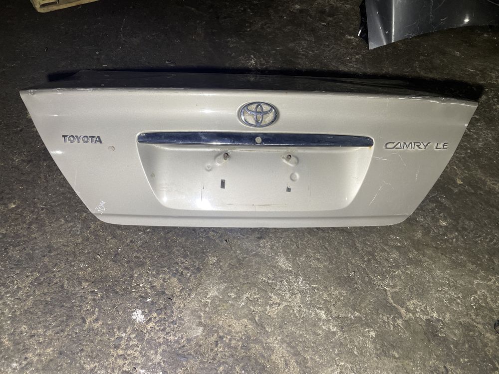 Крышка багажника Toyota Camry 30 2001-06гг
