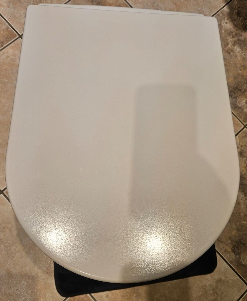 Miska WC Ravak z deską bezkołnierzowa