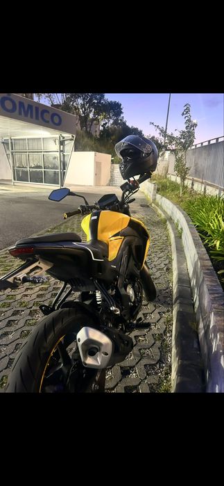 Keewey RKF 125 (Amarela)