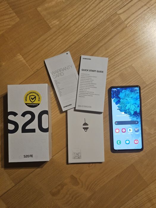 Samsung Galaxy S20FE + 128GB + 6GB tam + etui
