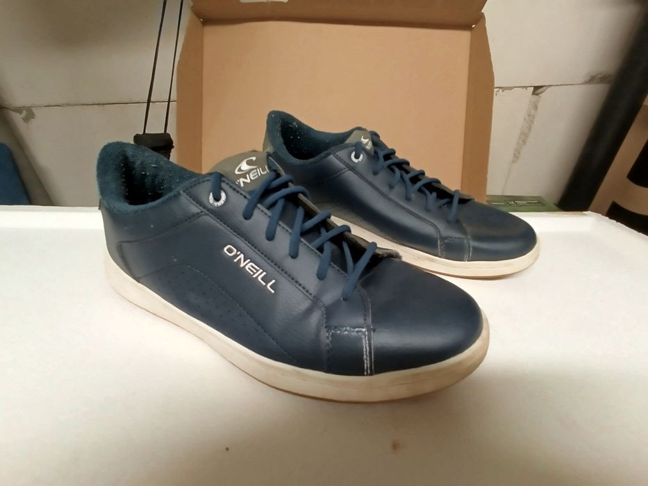 Niebieskie buty firmy O'Neill. Rozmiar 41