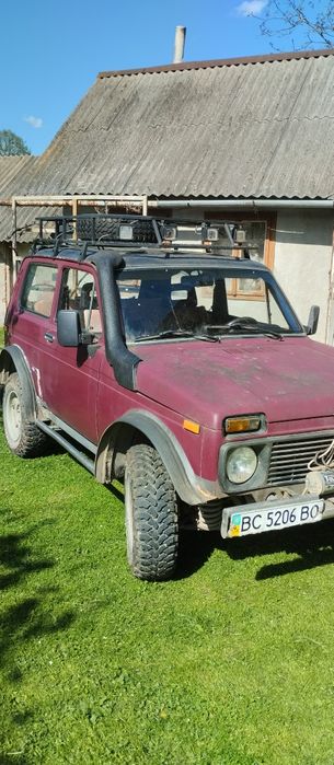 Продам Нива 2121 1988