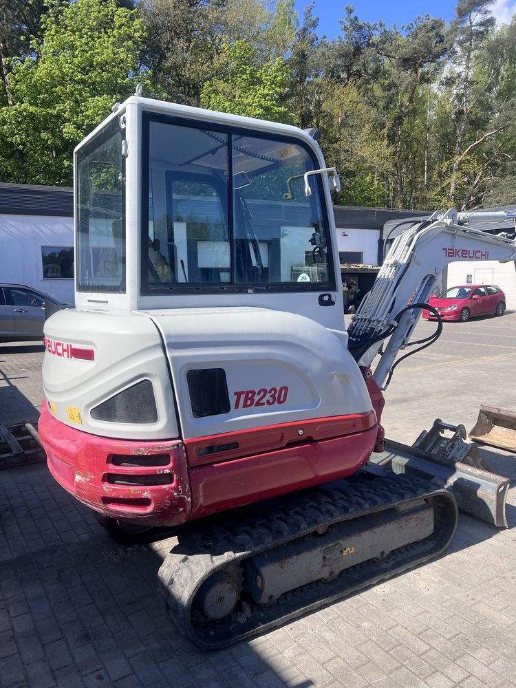 Takeuchi TB 230 v4 POWERTILT
