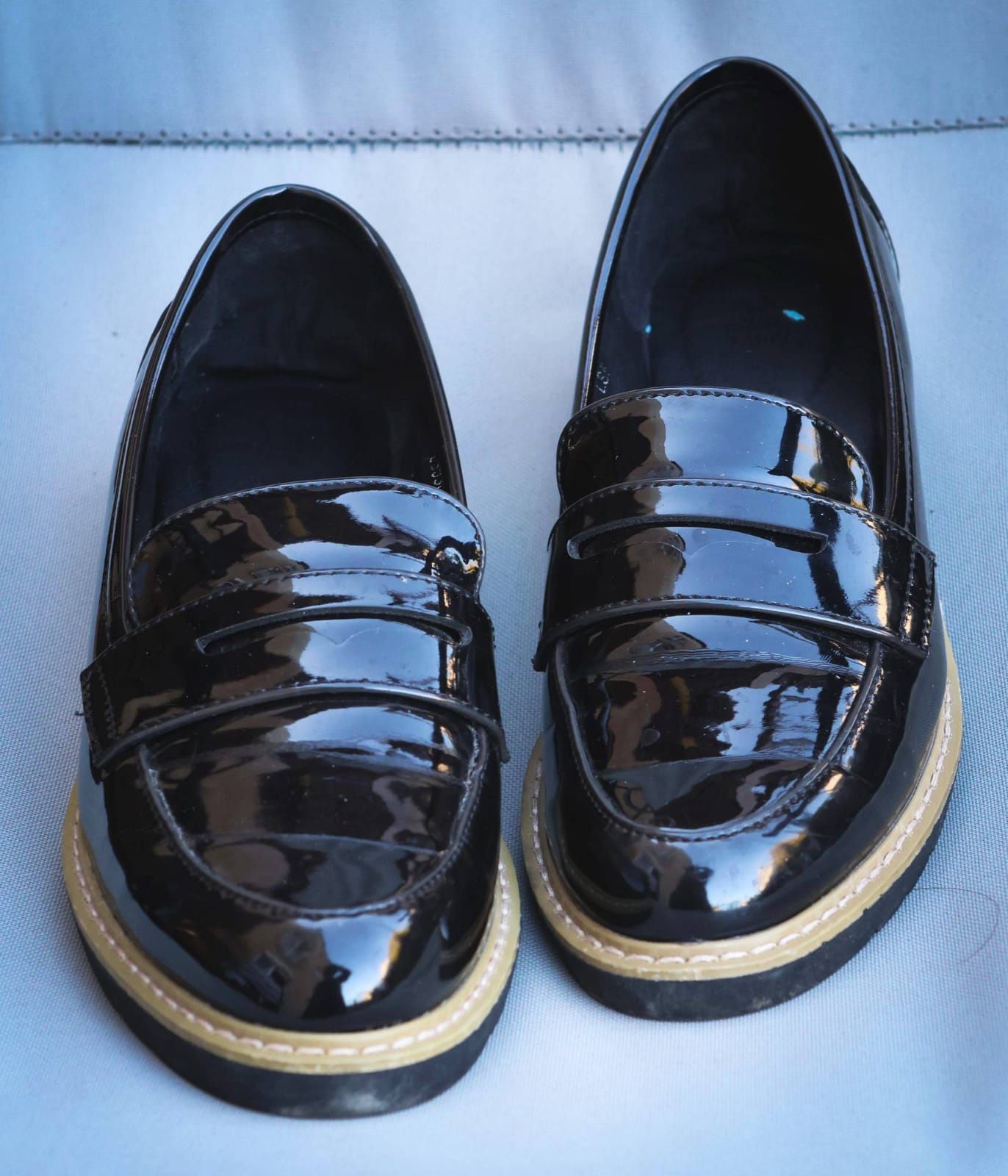 Damskie buty lakierowane