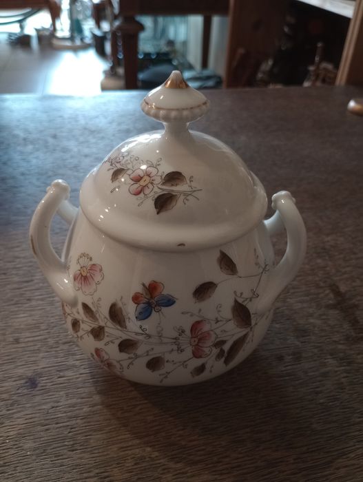 Piękna stara cukiernica porcelana