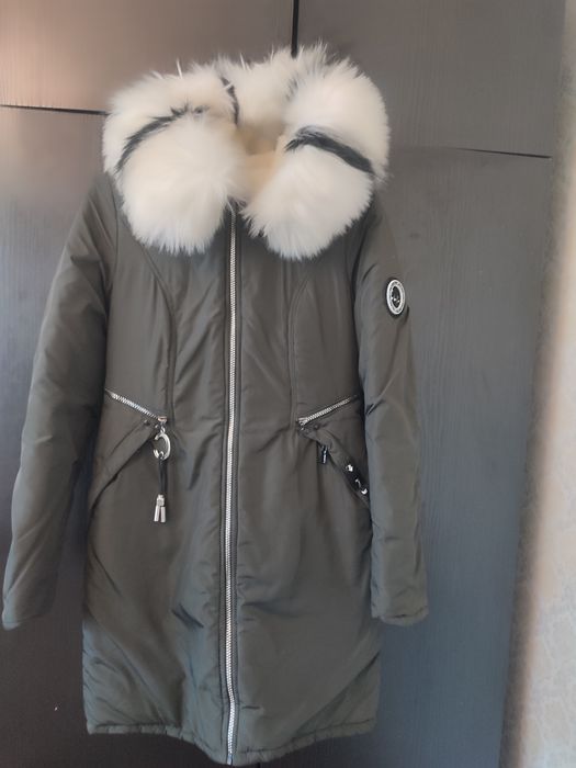 Продам жіночу зимову куртку