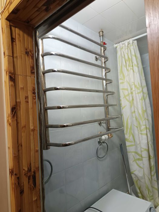 До квартири додається сарай з погребом у дворі.
І підвал під домом.