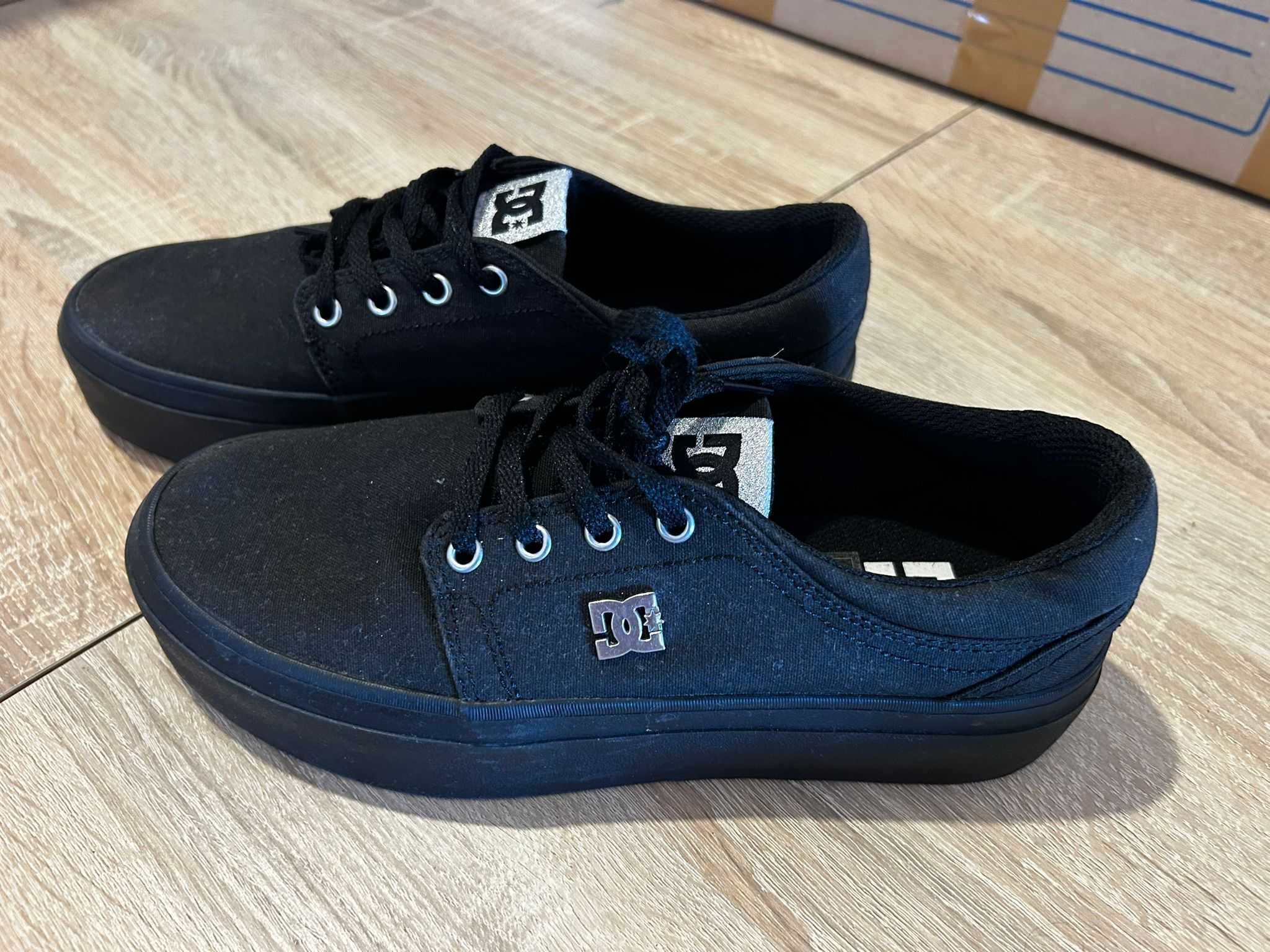 Ténis preto (DC Shoes)