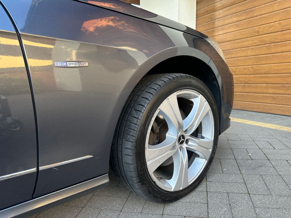 Mercedes-Benz E 350 4-Matic Avantgarde BlueEfficency +4kola