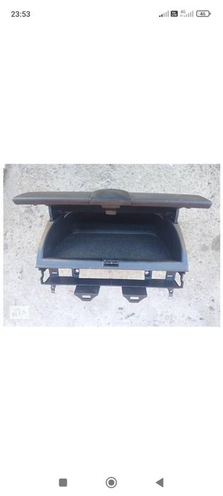 Бардачок торпеди мазда 6 gg у доброму стані