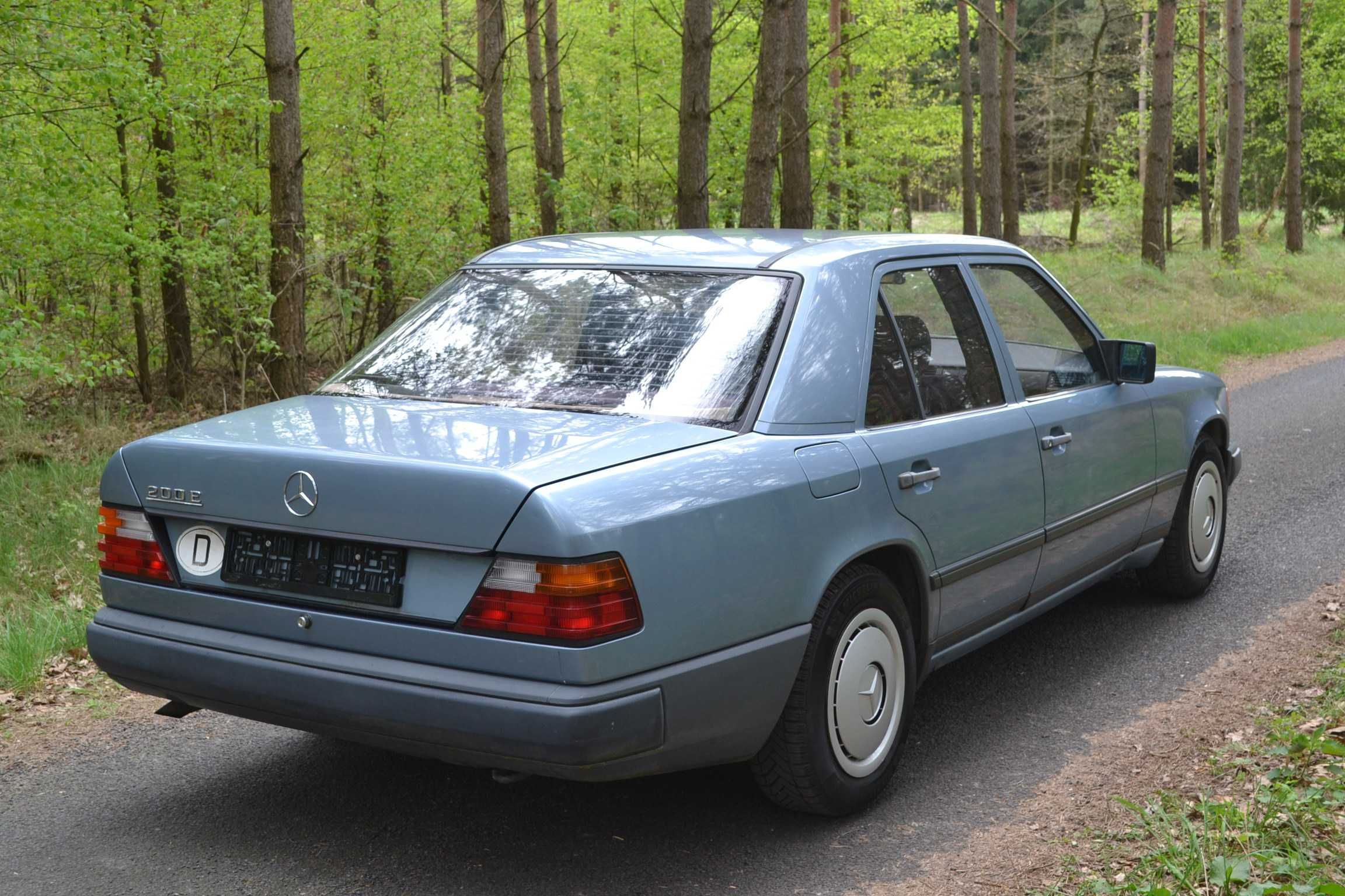 Mercedes 124 sedan klasyk