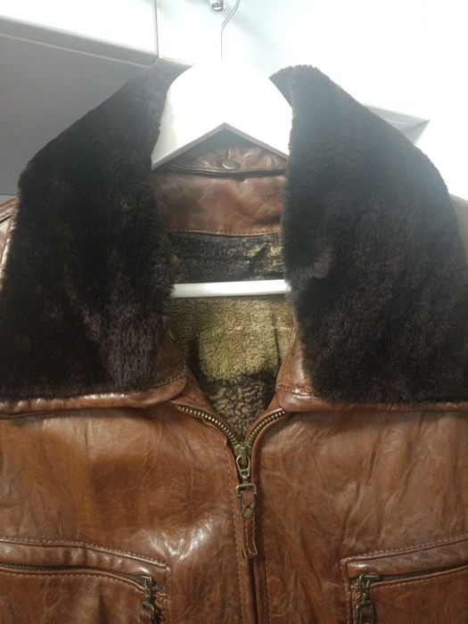 Чоловіча шкіряна куртка