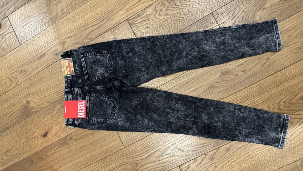 Орігінал Джинси скіні diesel w27 l32