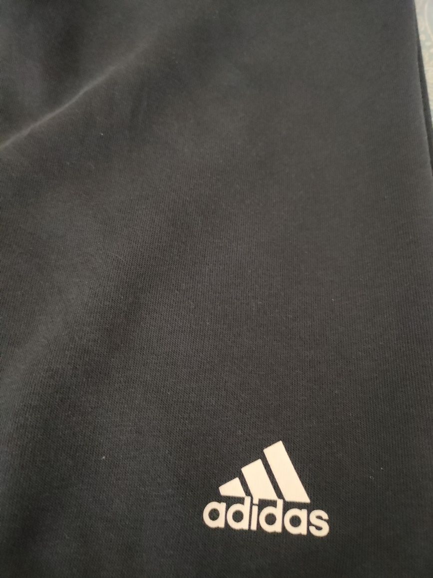 Bluza Adidas oryginalna S.Wymiary są podane.