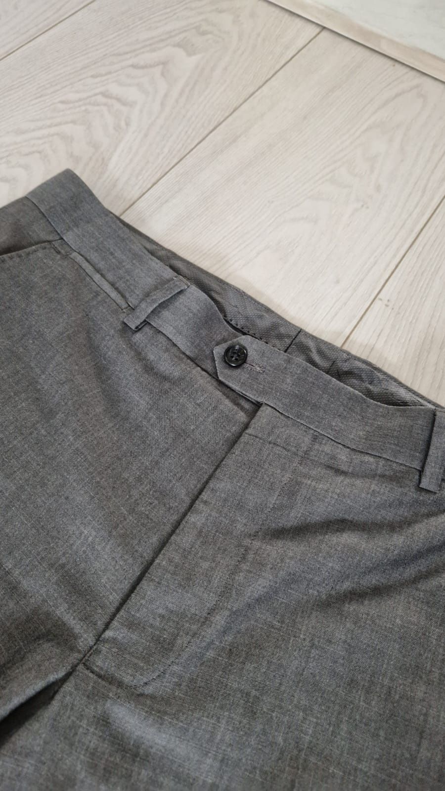 Ciemnoszare spodnie garniturowe w kant F&F, rozmiar 34/32