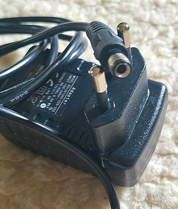 Блок живлення -адаптер 12V