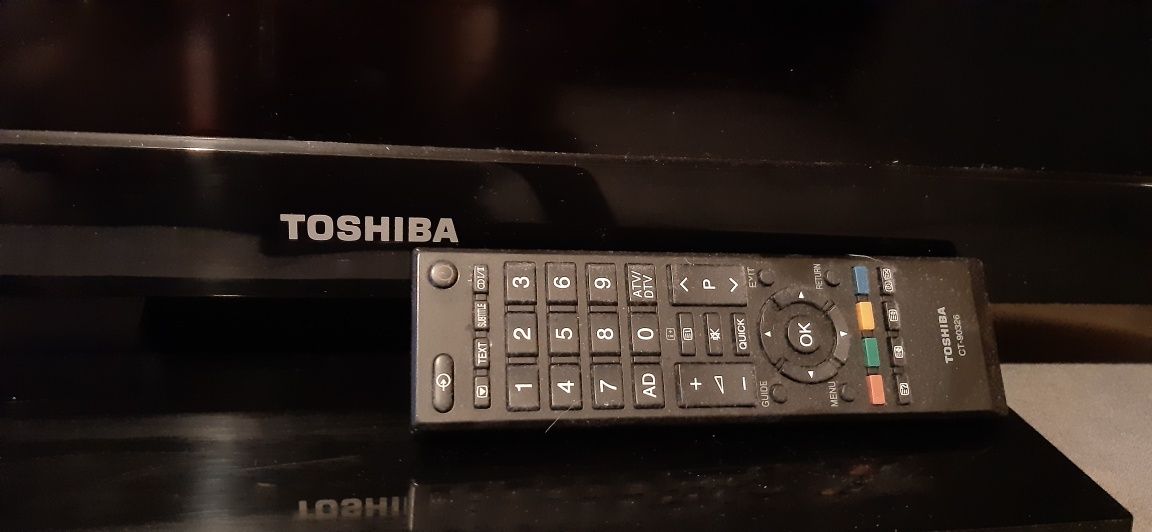 Toshiba Telewizor 32 cale model 32LV933G + pilot