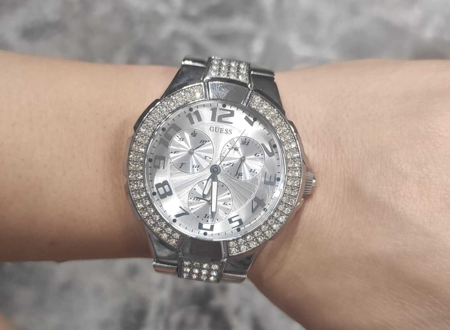 Srebrny zegarek damski Guess G12557L